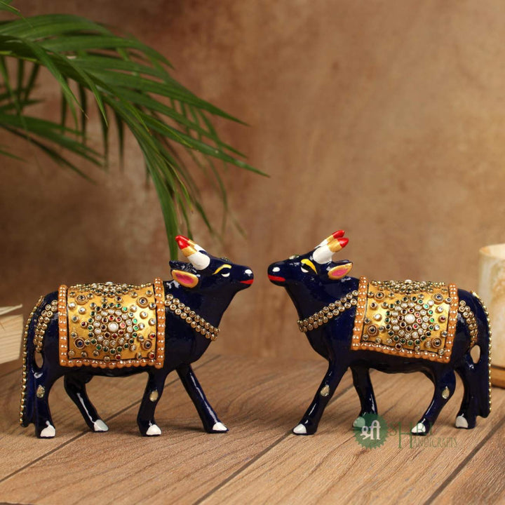 MT-1108-4 (4" COW SAMNE MUH JWELLERY STONE PAINTING)