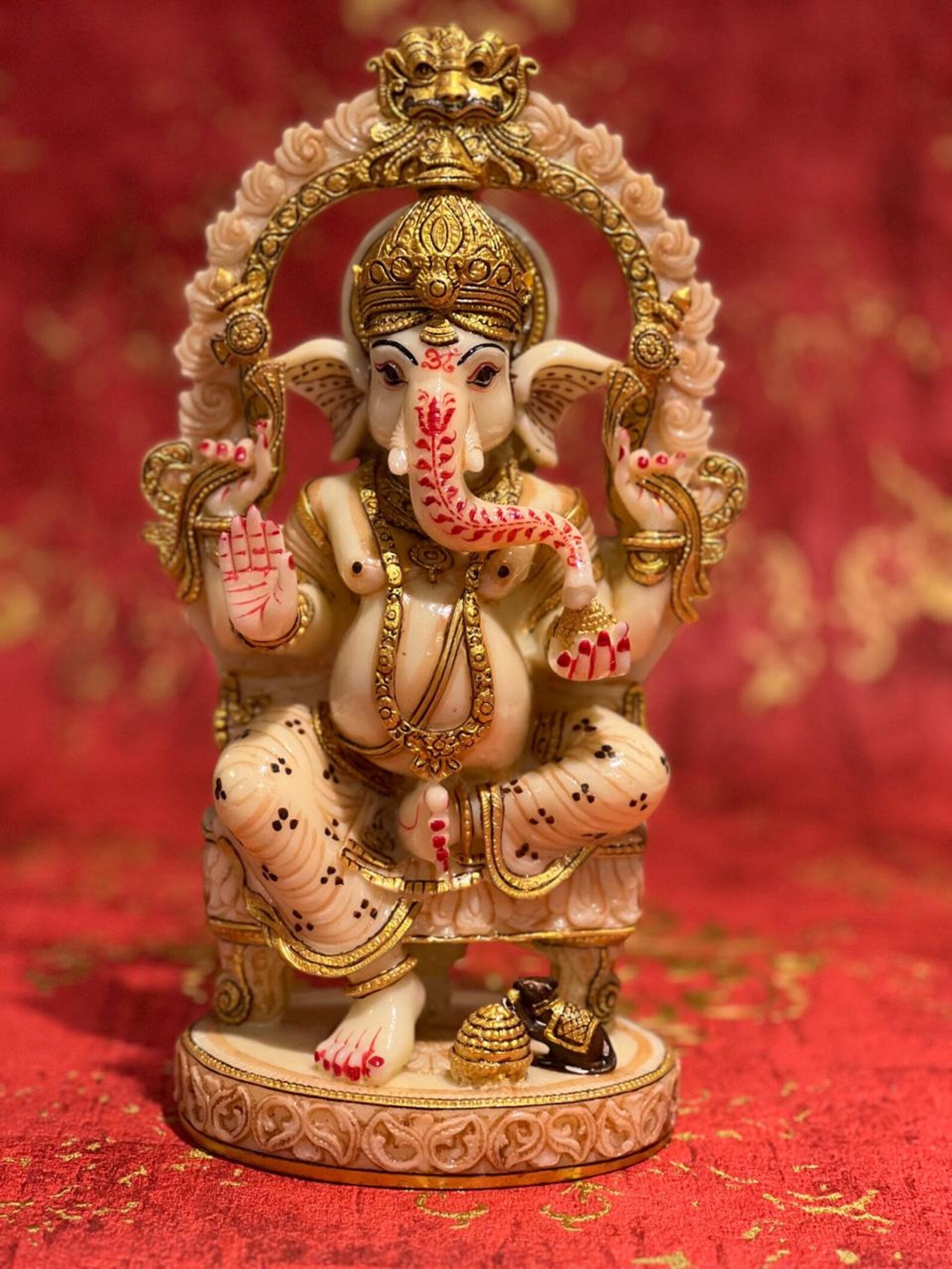 10 Inch Mehrav Ganesh in Resin