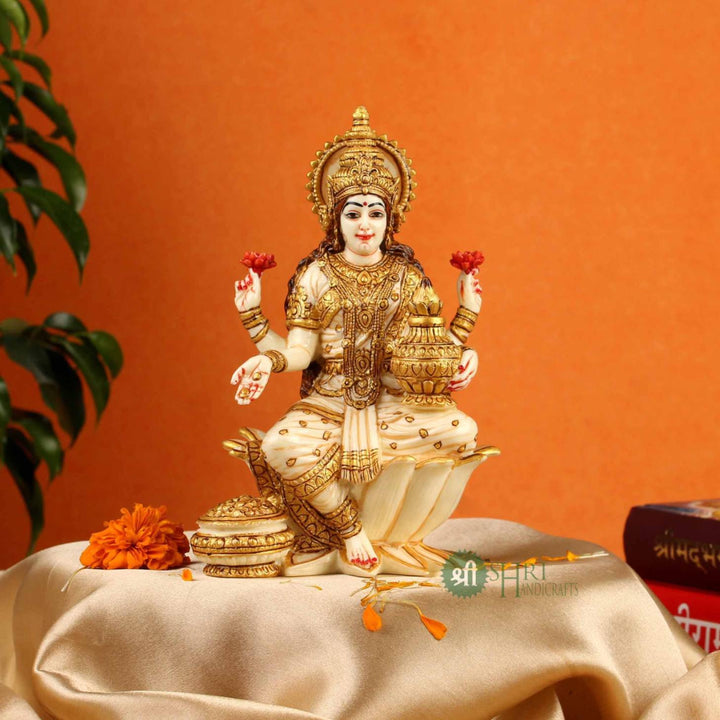 6.5" LAKSHMI STAUE FINE GOLD PAINTING