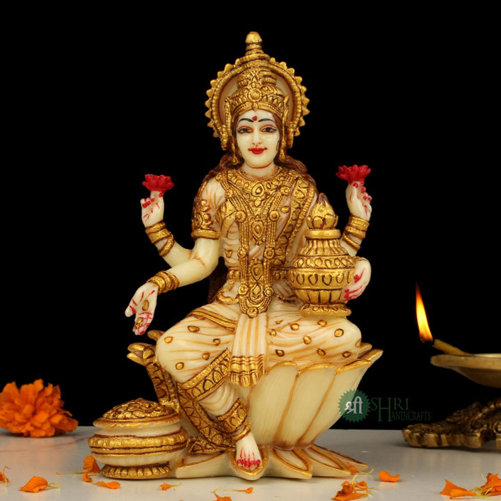 6.5" LAKSHMI STAUE FINE GOLD PAINTING