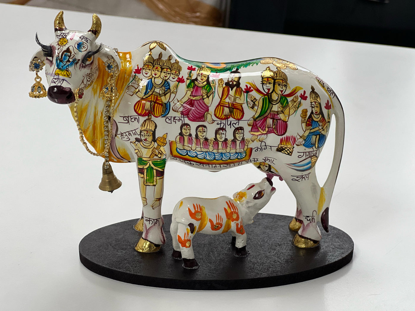 Handicraft Kamdhenu Cow Vastu Showpiece - Kondapalli Toys