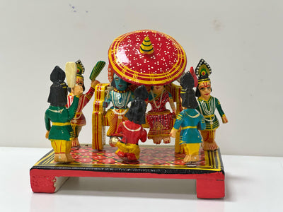 Radha Krishna On Throne Kondapalli Art - Kondapalli Toys