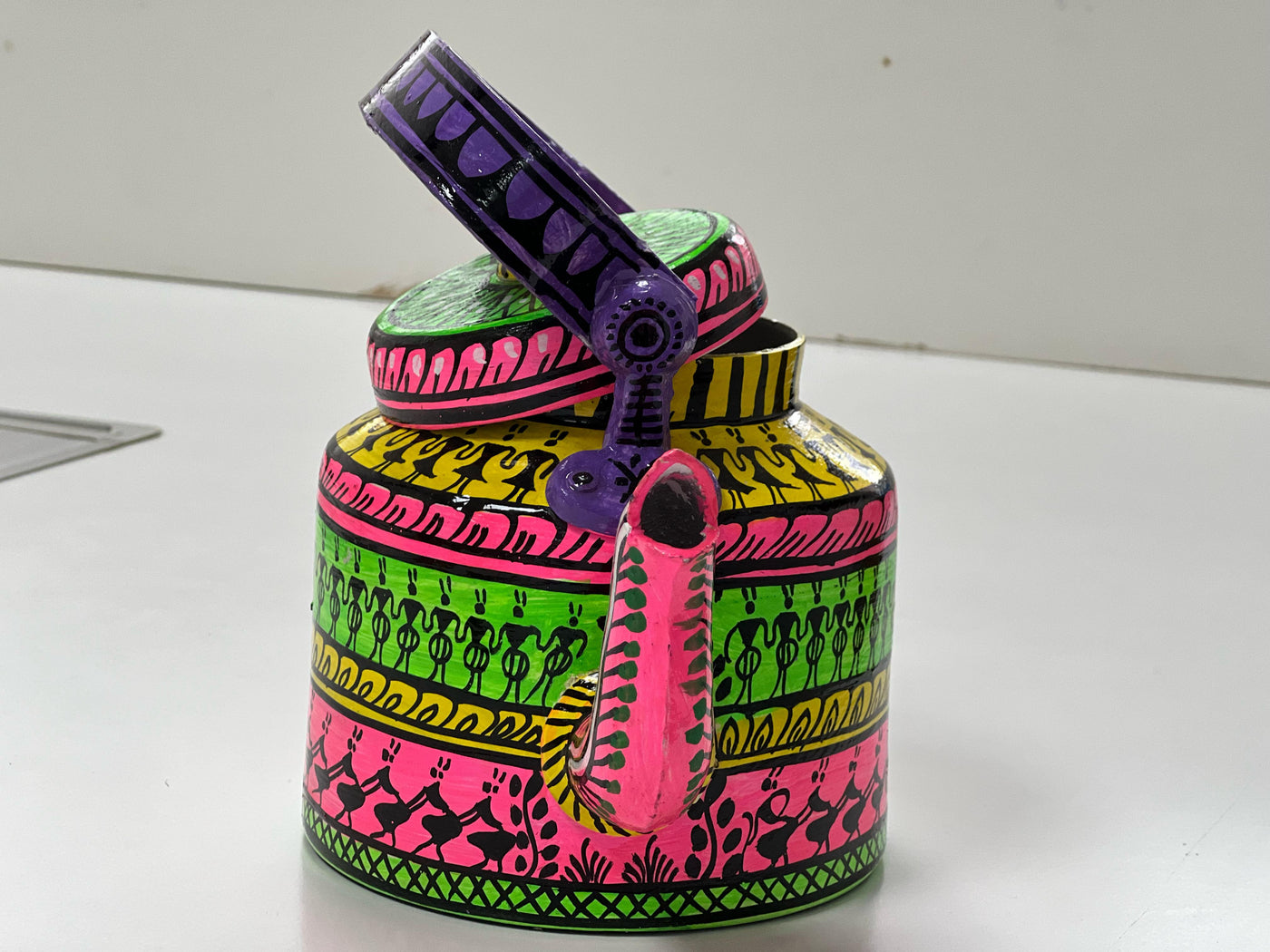 Odisha Saura Art Tribal Kettle Decor Multicolor - Kondapalli Toys